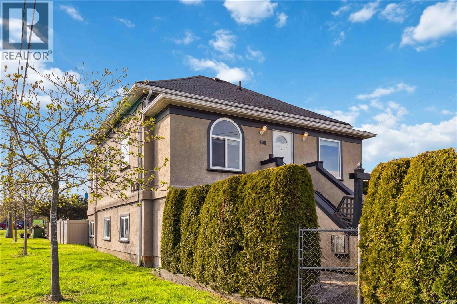 806 Old Esquimalt Rd, Esquimalt