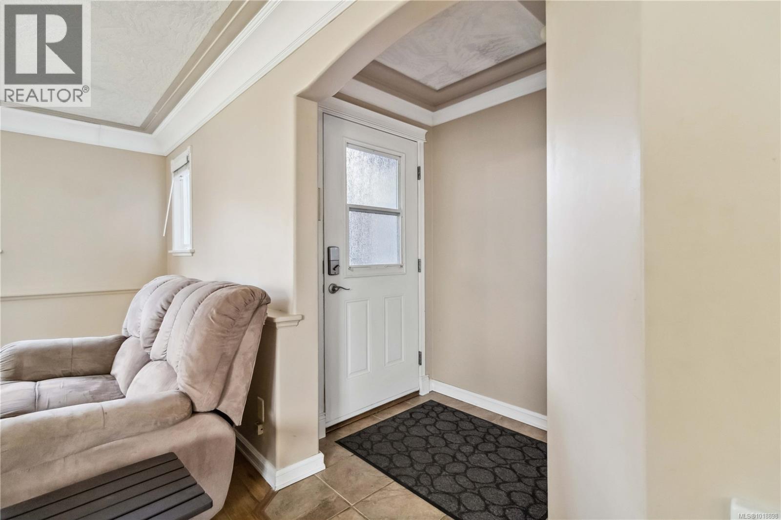 806 Old Esquimalt Rd, Esquimalt