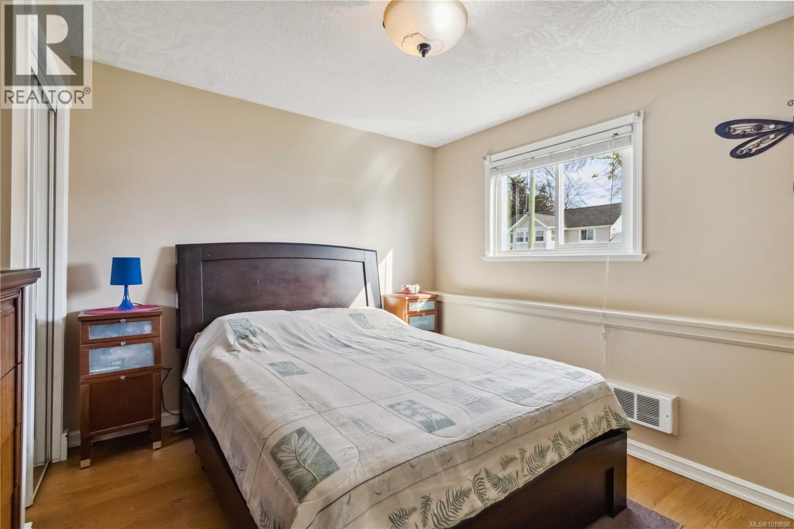 806 Old Esquimalt Rd, Esquimalt