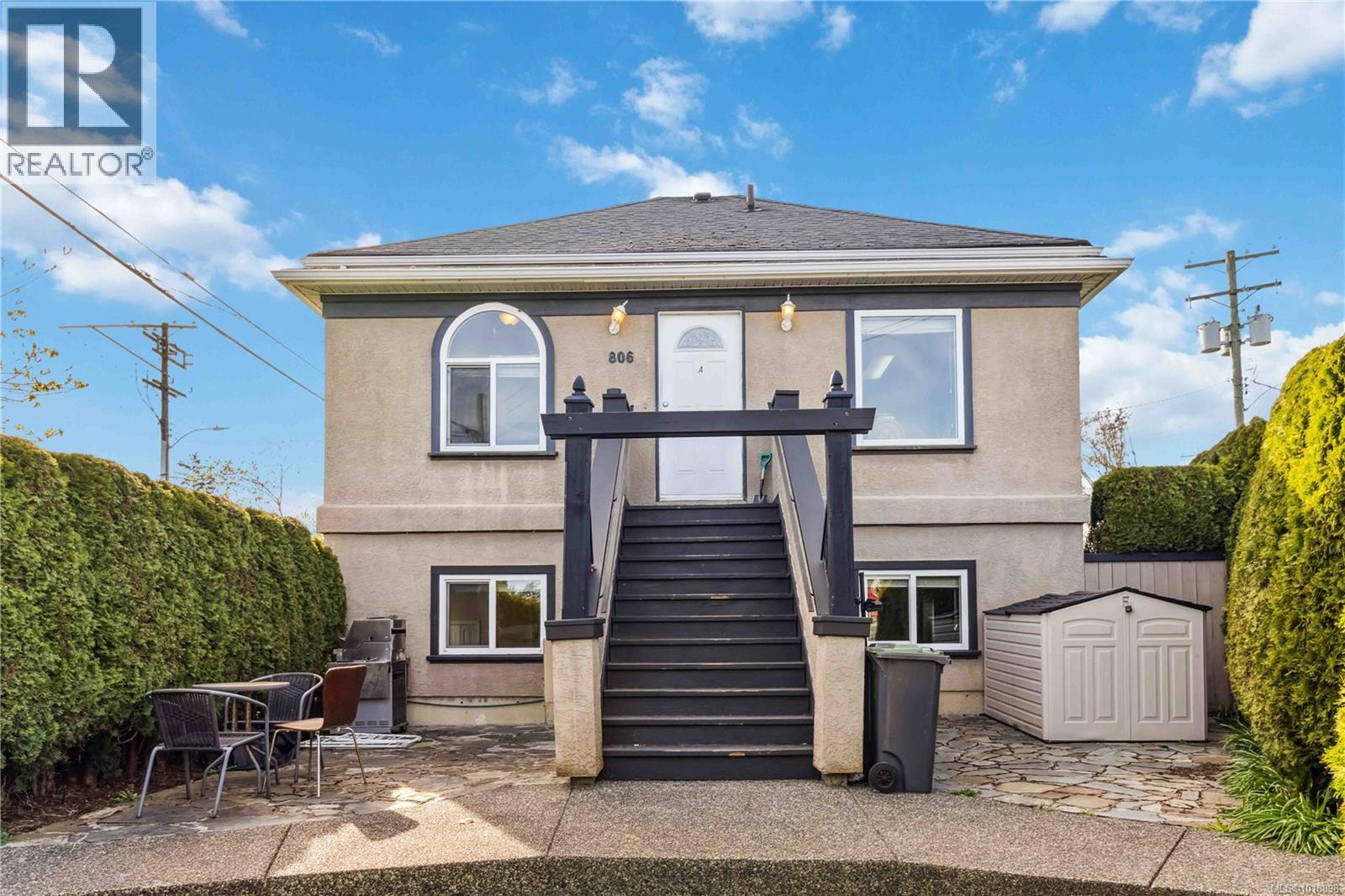 806 Old Esquimalt Rd, Esquimalt