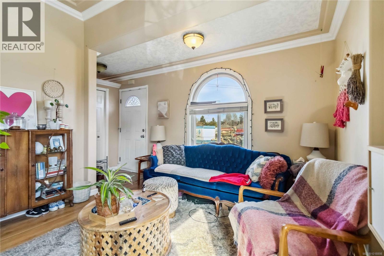 806 Old Esquimalt Rd, Esquimalt