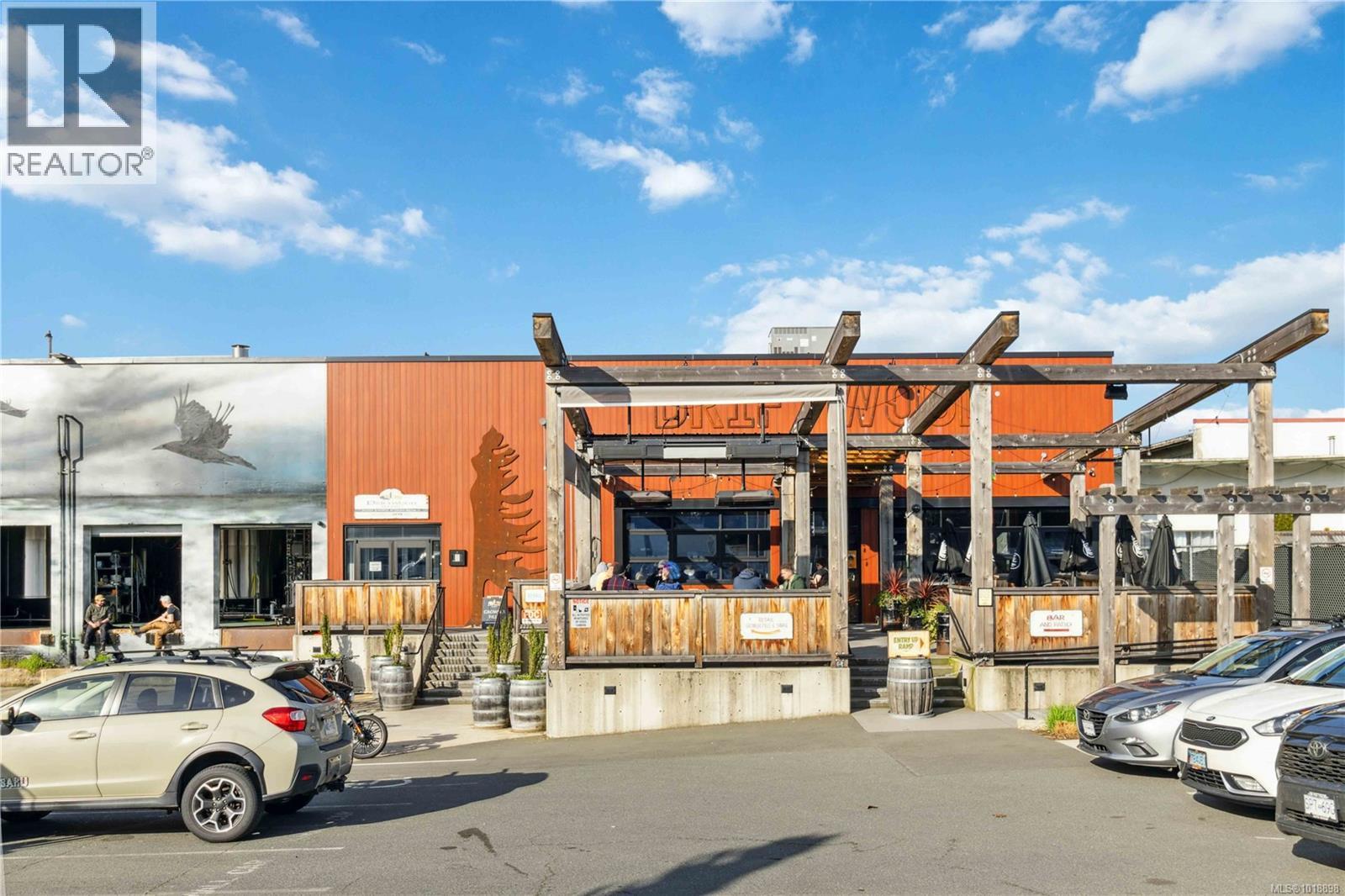 806 Old Esquimalt Rd, Esquimalt