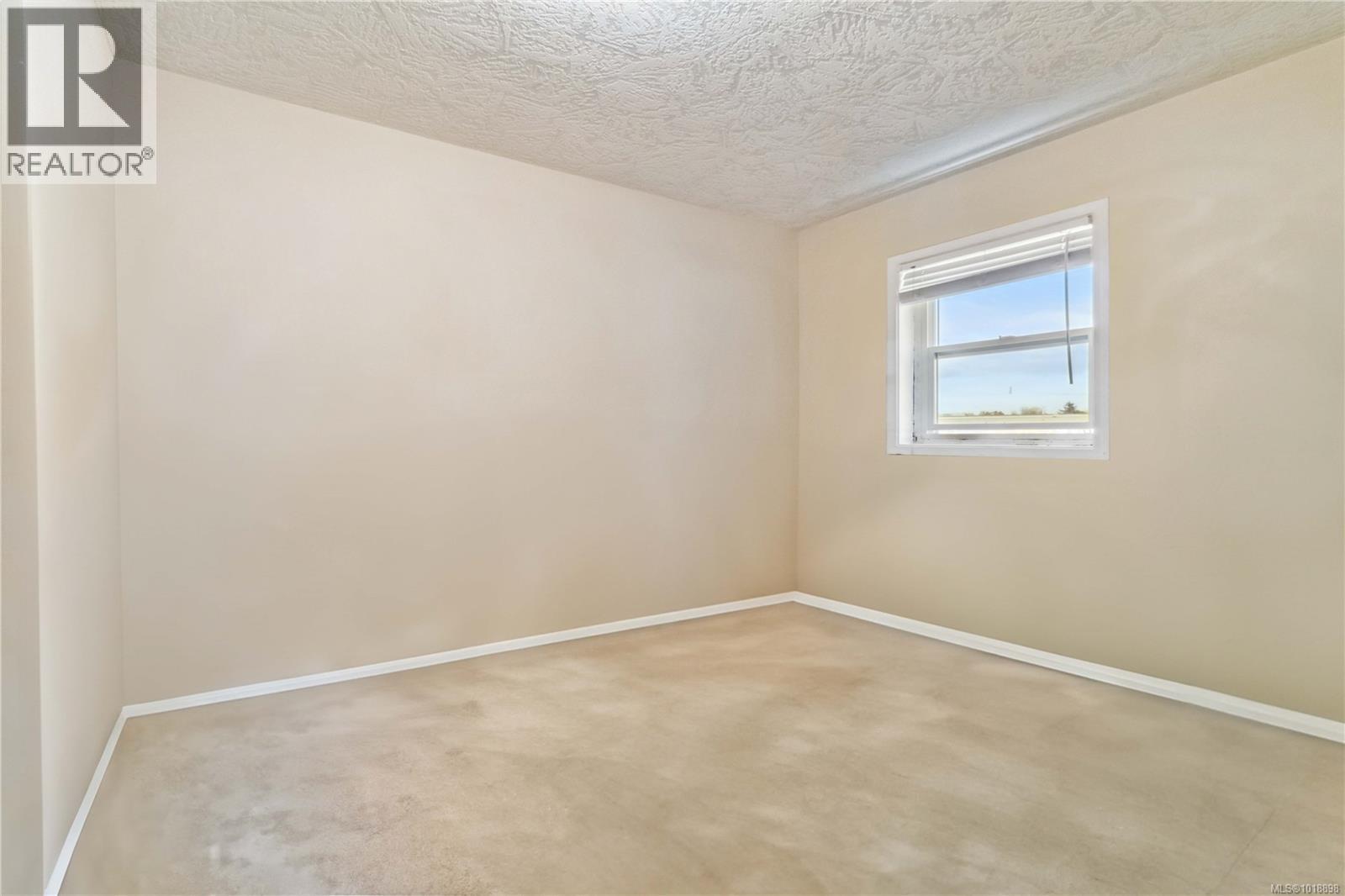 806 Old Esquimalt Rd, Esquimalt