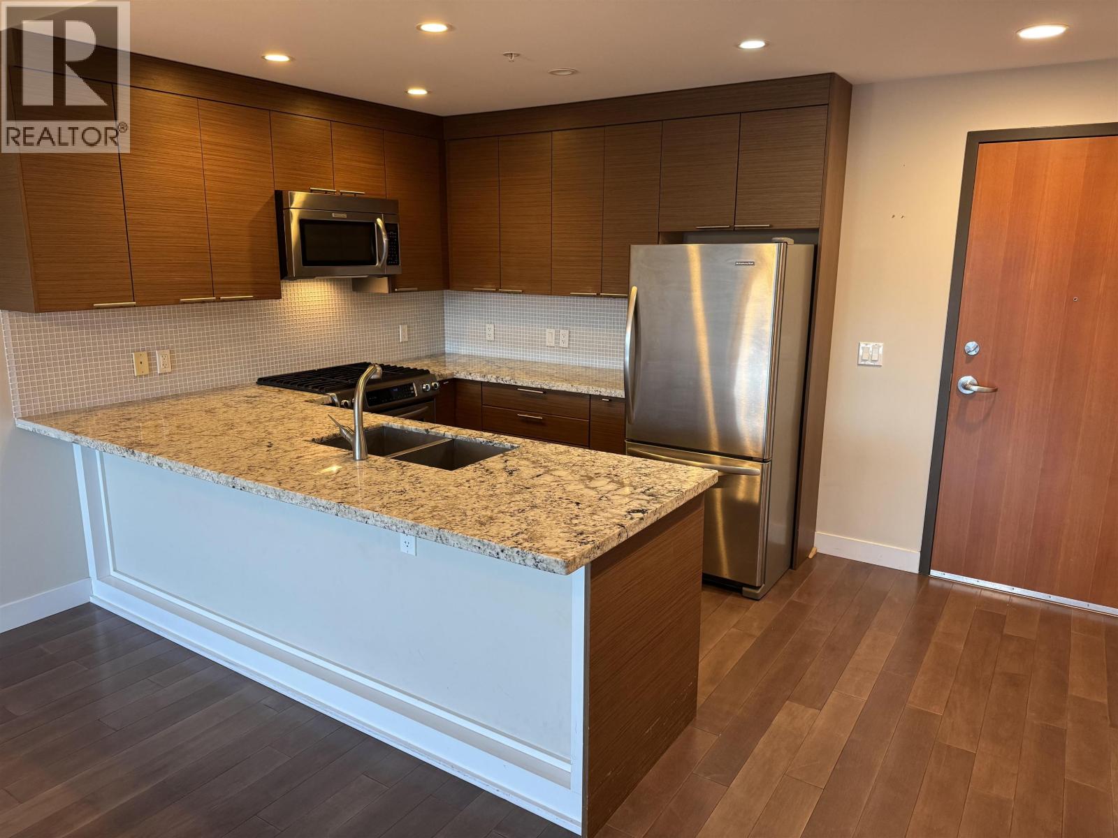 507 5725 TEREDO STREET, Sechelt