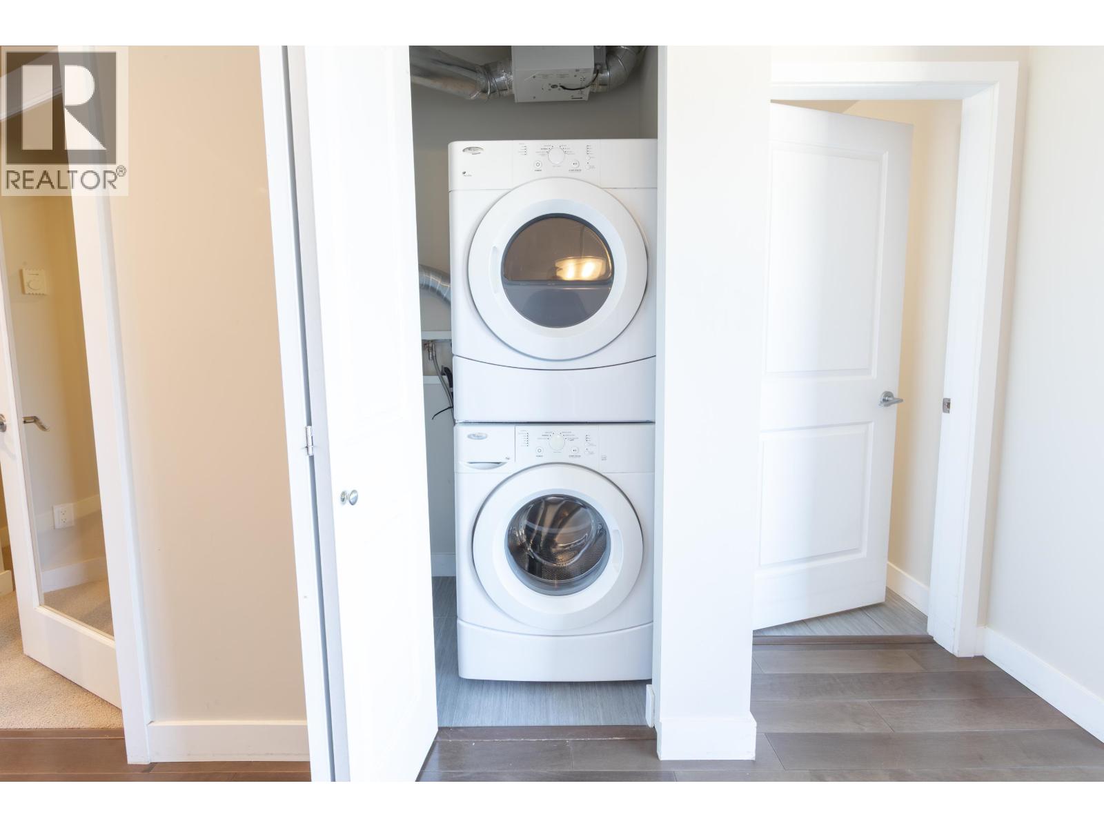 507 5725 TEREDO STREET, Sechelt