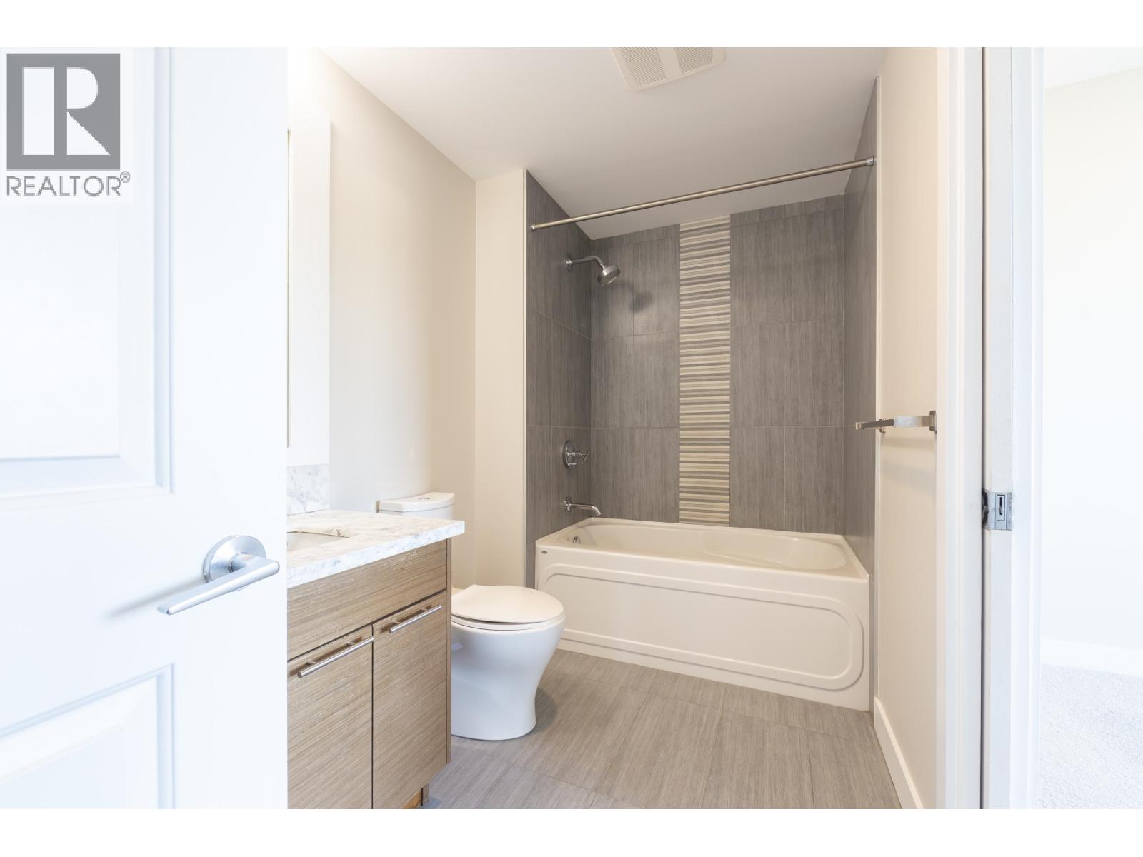 507 5725 TEREDO STREET, Sechelt