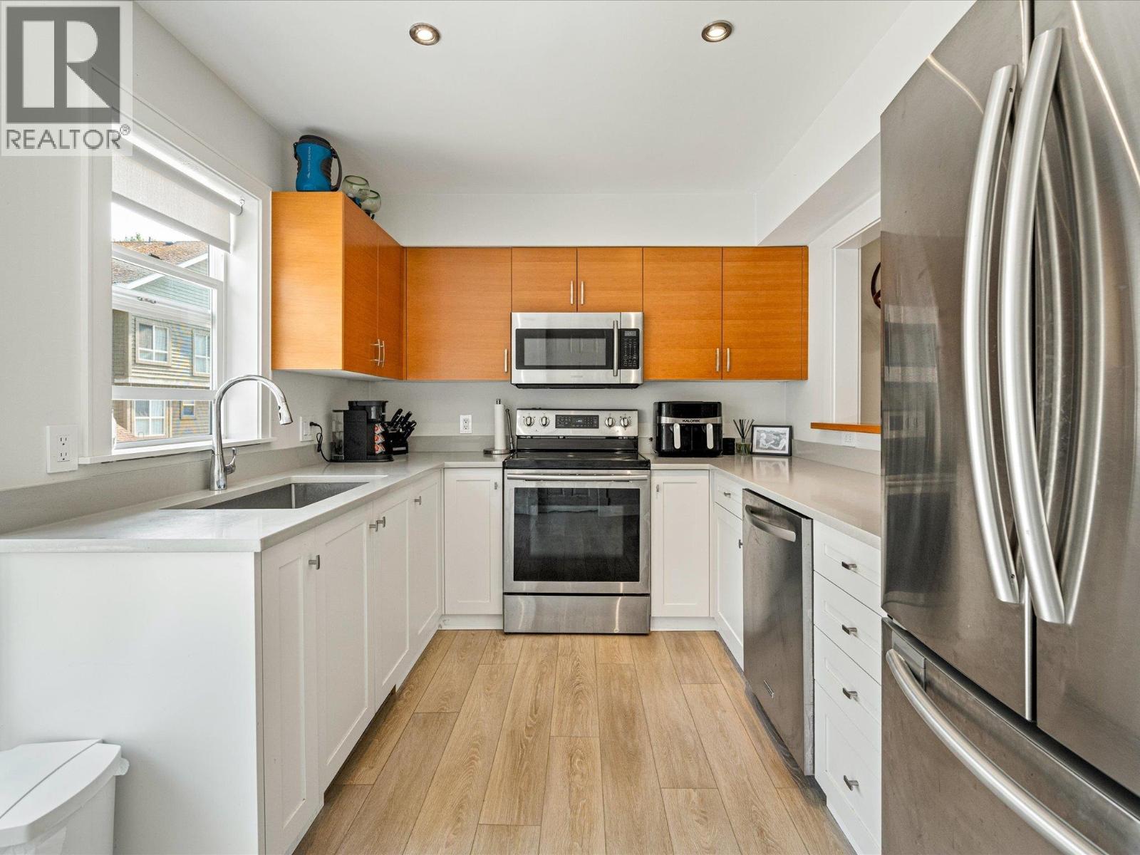 32 1400 PARK STREET, Pemberton