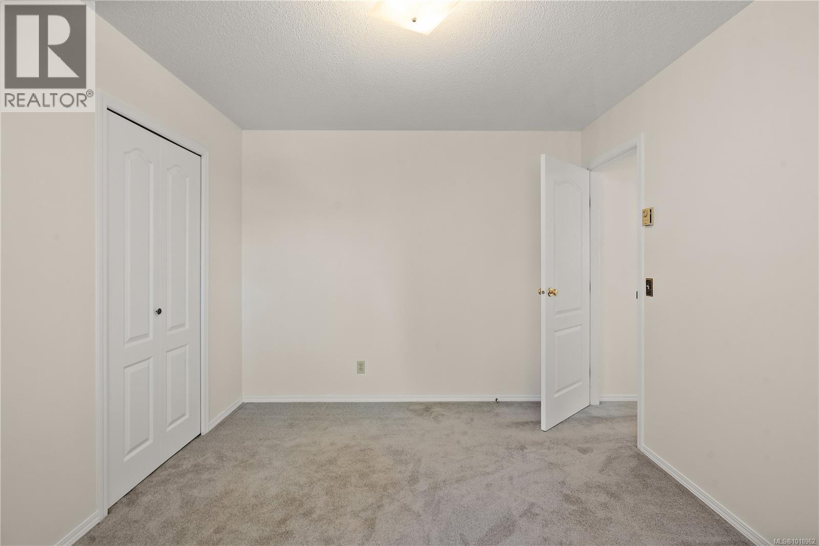  10288 Cleveland Road, Sidney