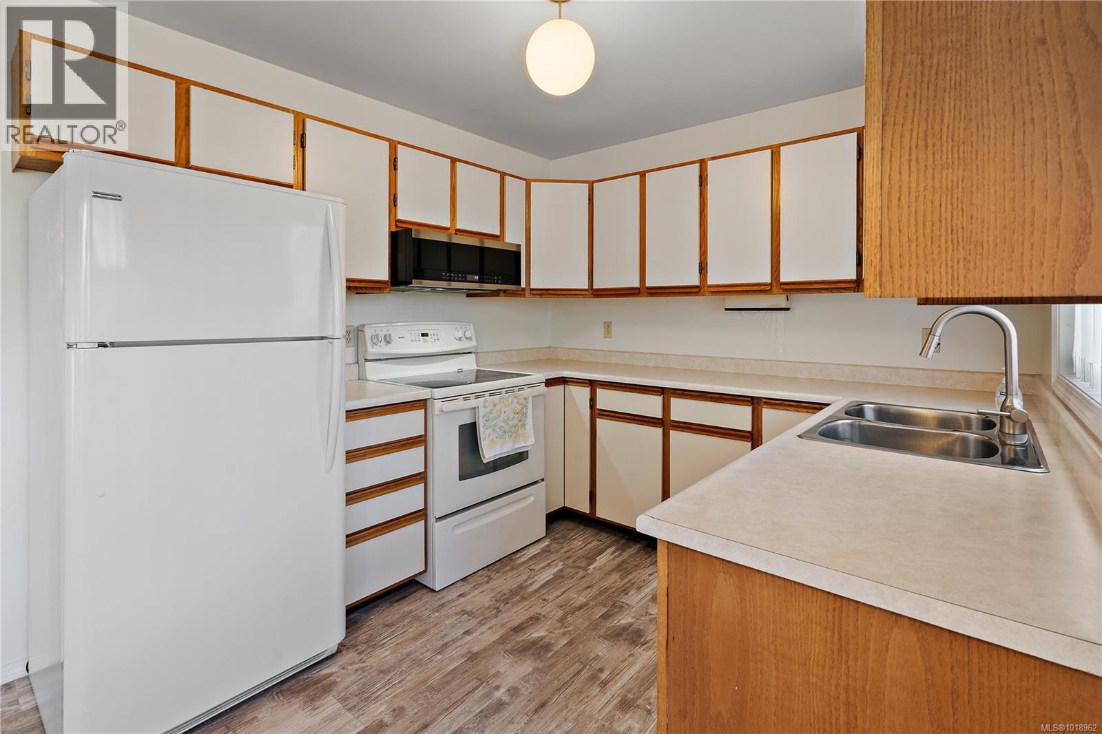  10288 Cleveland Road, Sidney