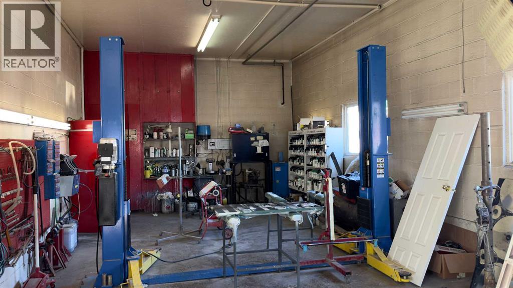 5020 49 Street - Photo 5 of 14, Provost, Alberta