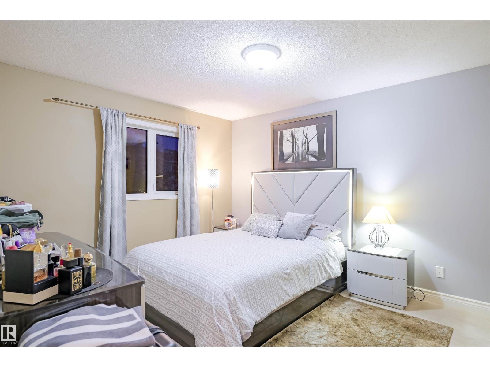 3720 25 Ave NW, Edmonton