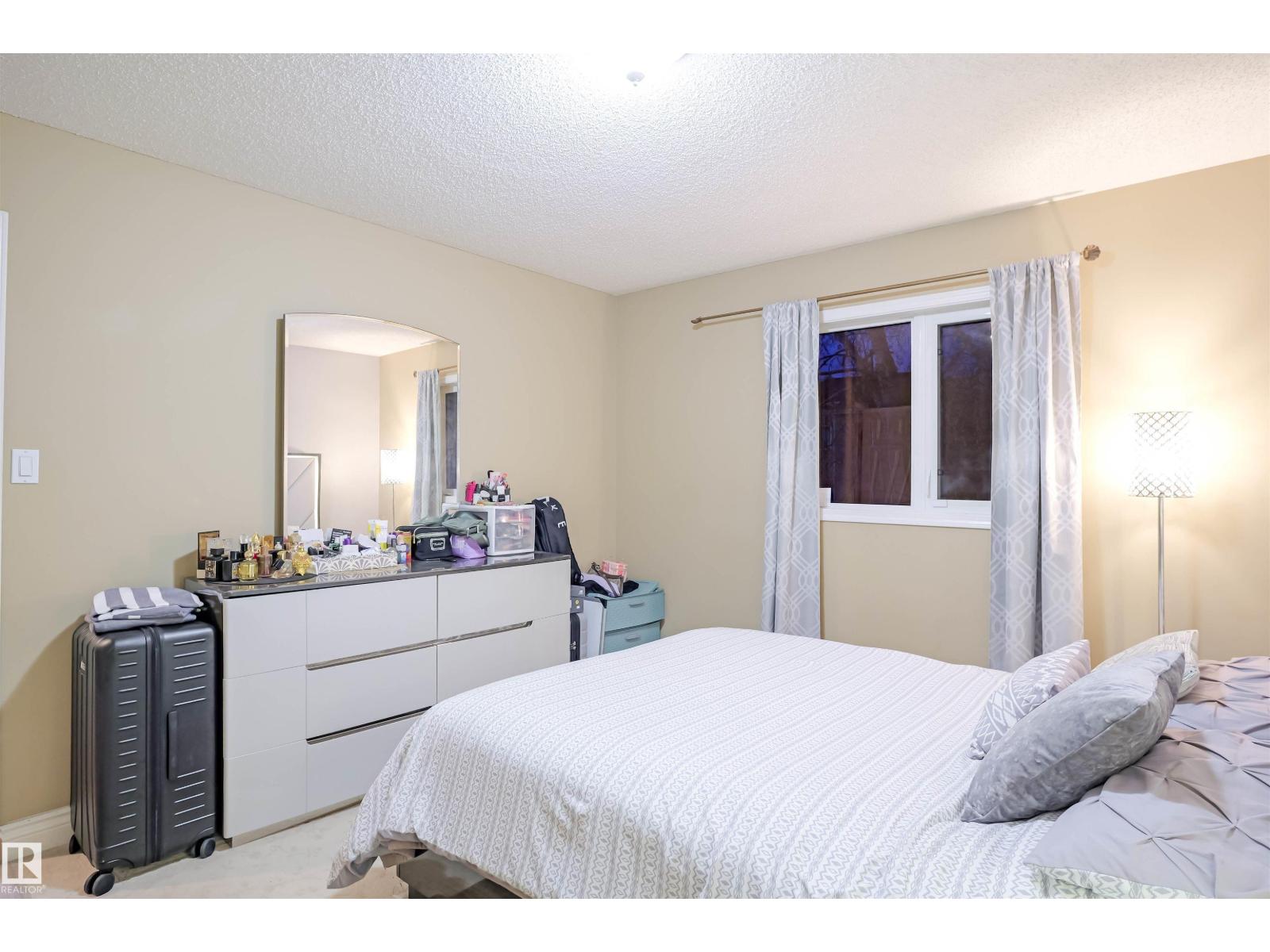 3720 25 Ave NW, Edmonton