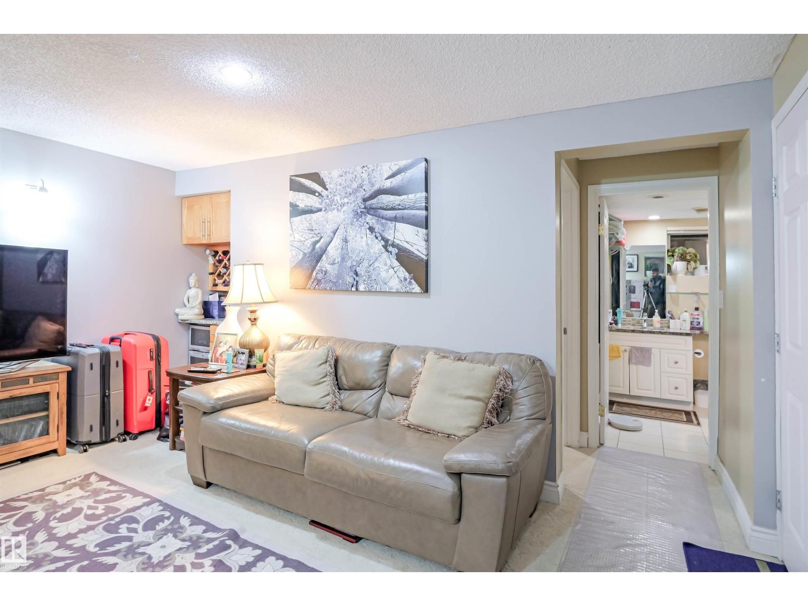 3720 25 Ave NW, Edmonton