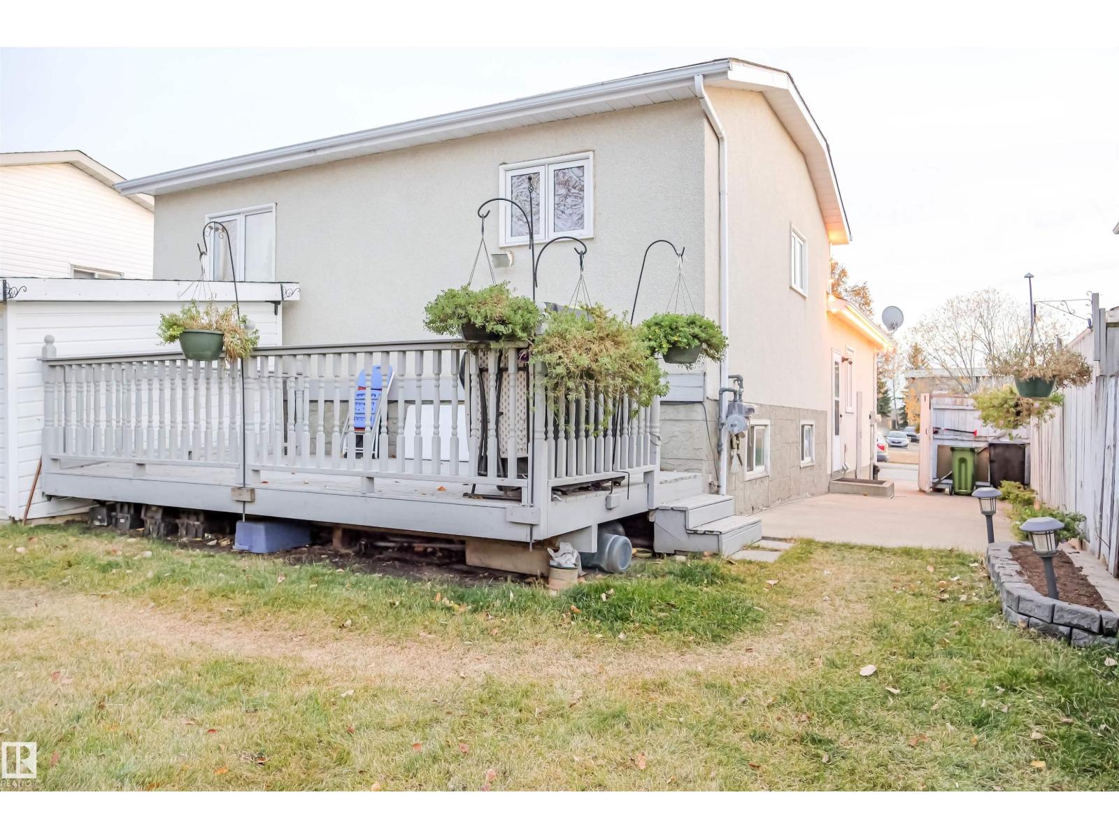 3720 25 Ave NW, Edmonton