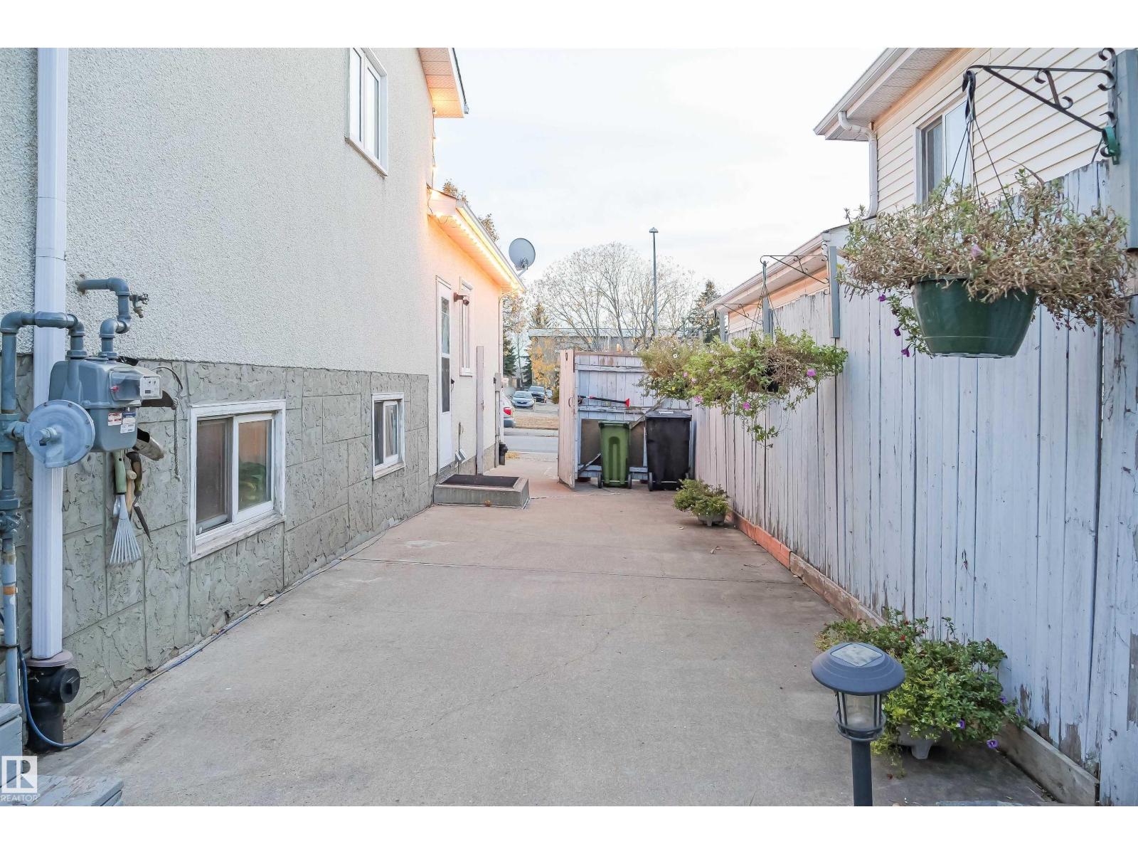 3720 25 Ave NW, Edmonton