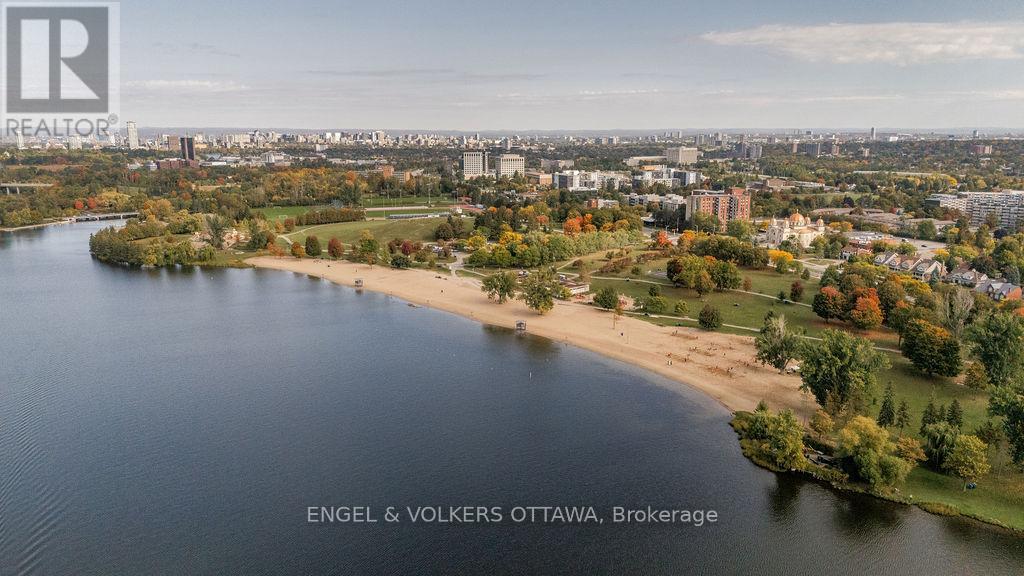 Just a 4 Min Walk To Mooney's Bay Beach!