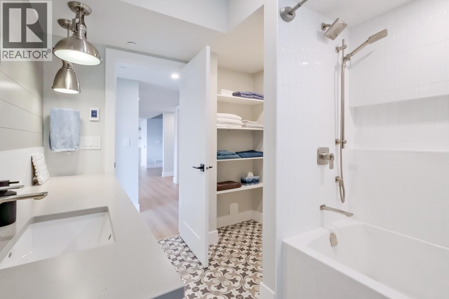 9874 Beacon Hill Drive - 46