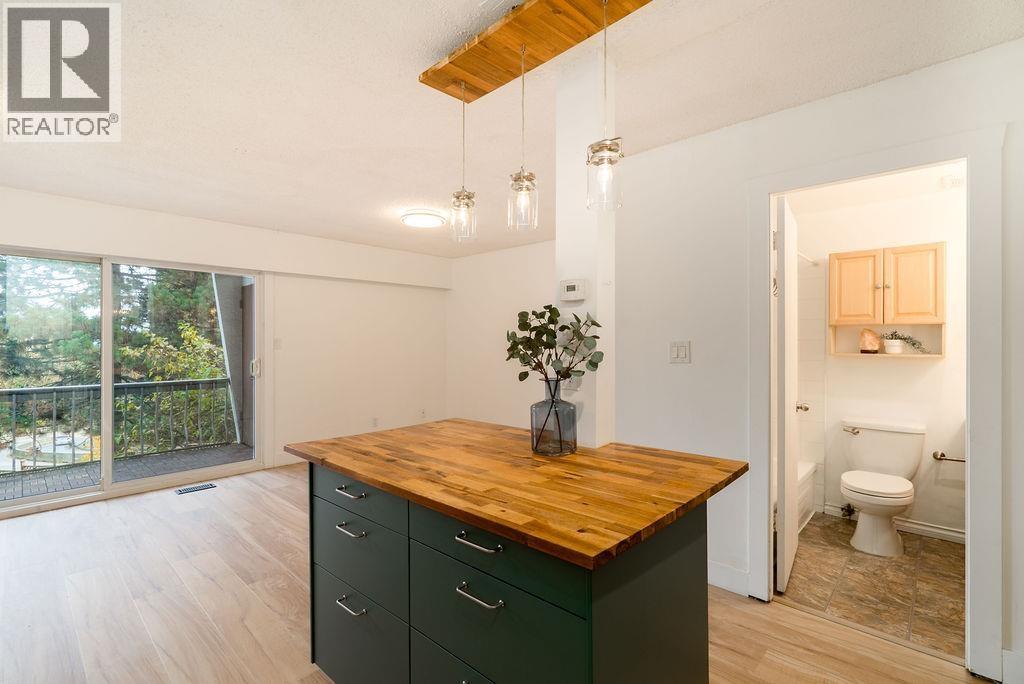 1009 CLARKE ROAD, Port Moody