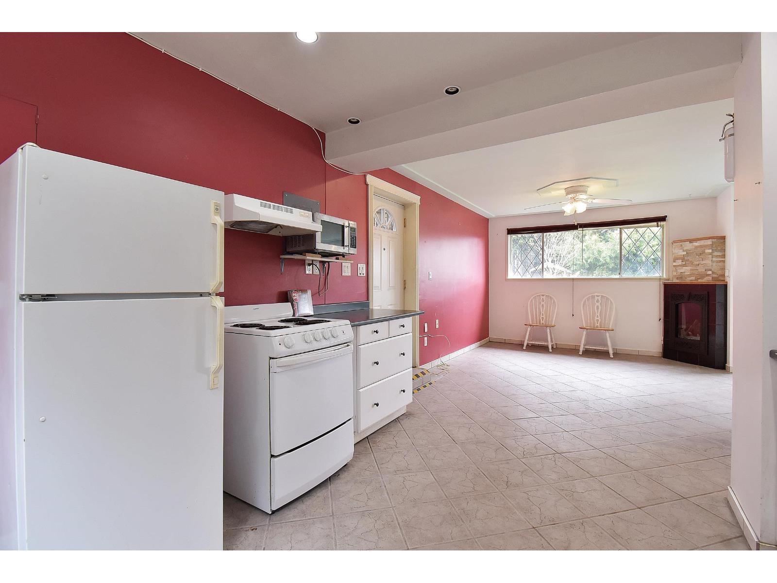 1589 LANCASTER STREET, White Rock