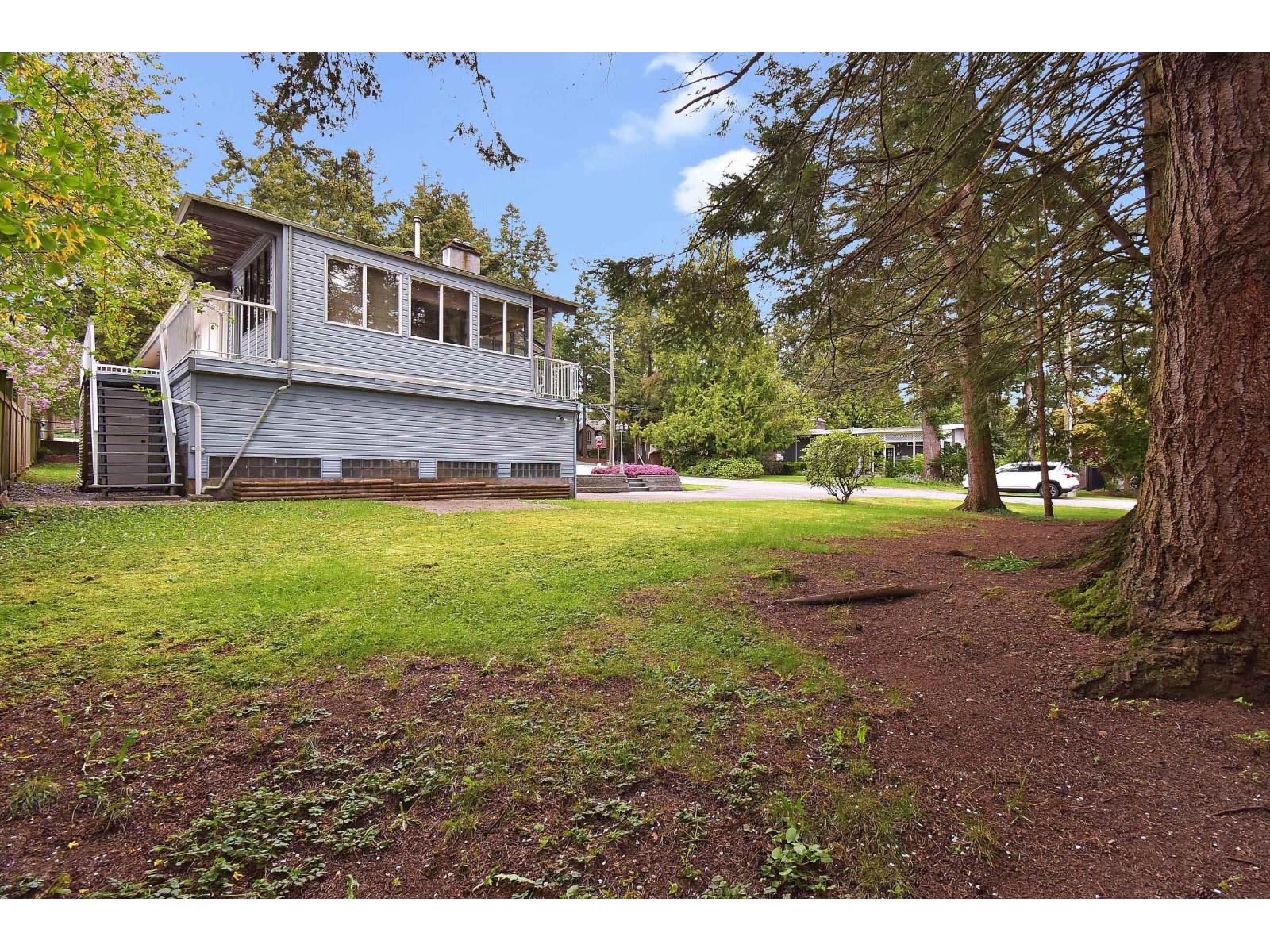 1589 LANCASTER STREET, White Rock