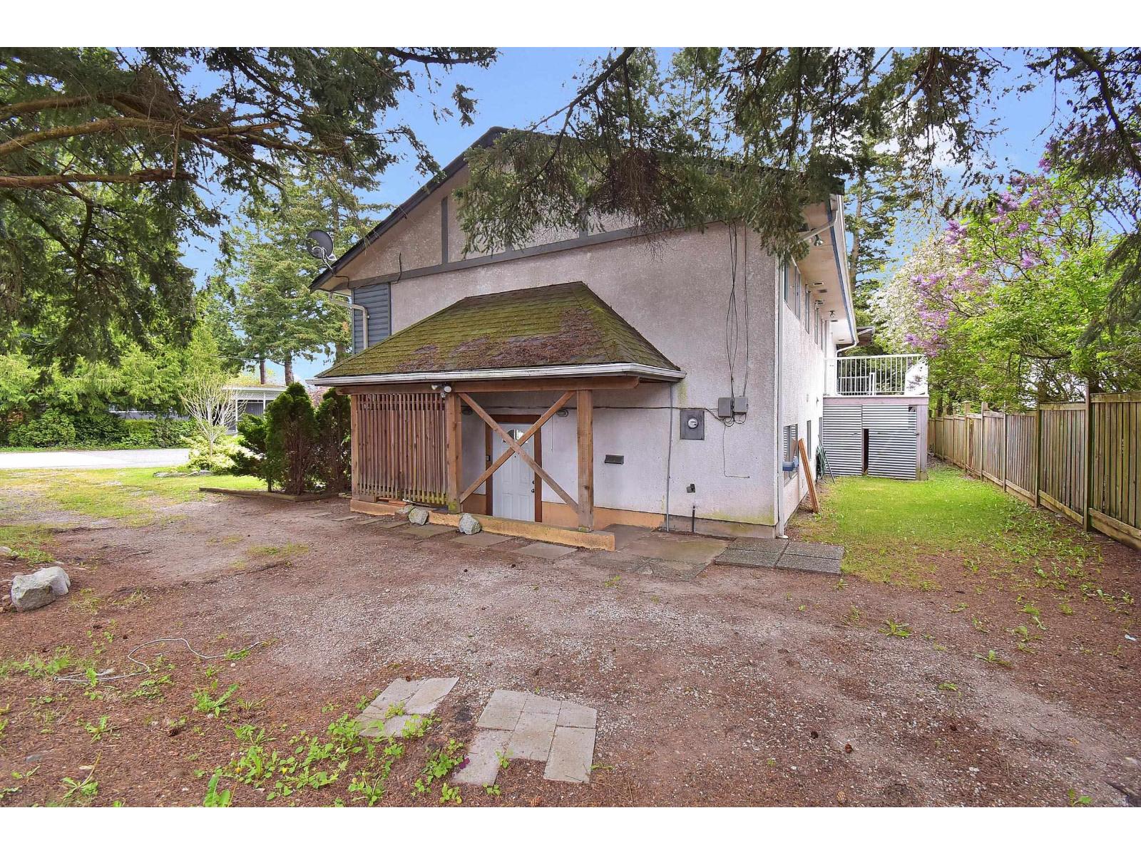 1589 LANCASTER STREET, White Rock