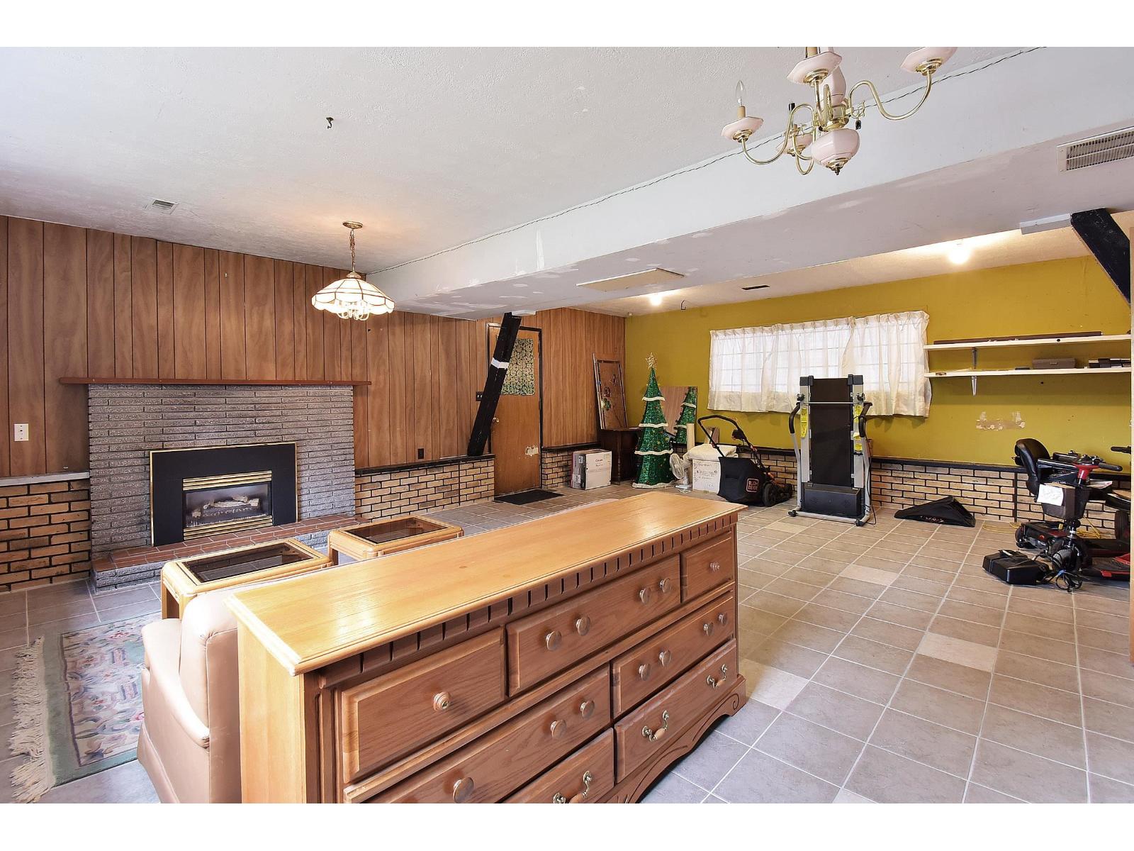 1589 LANCASTER STREET, White Rock