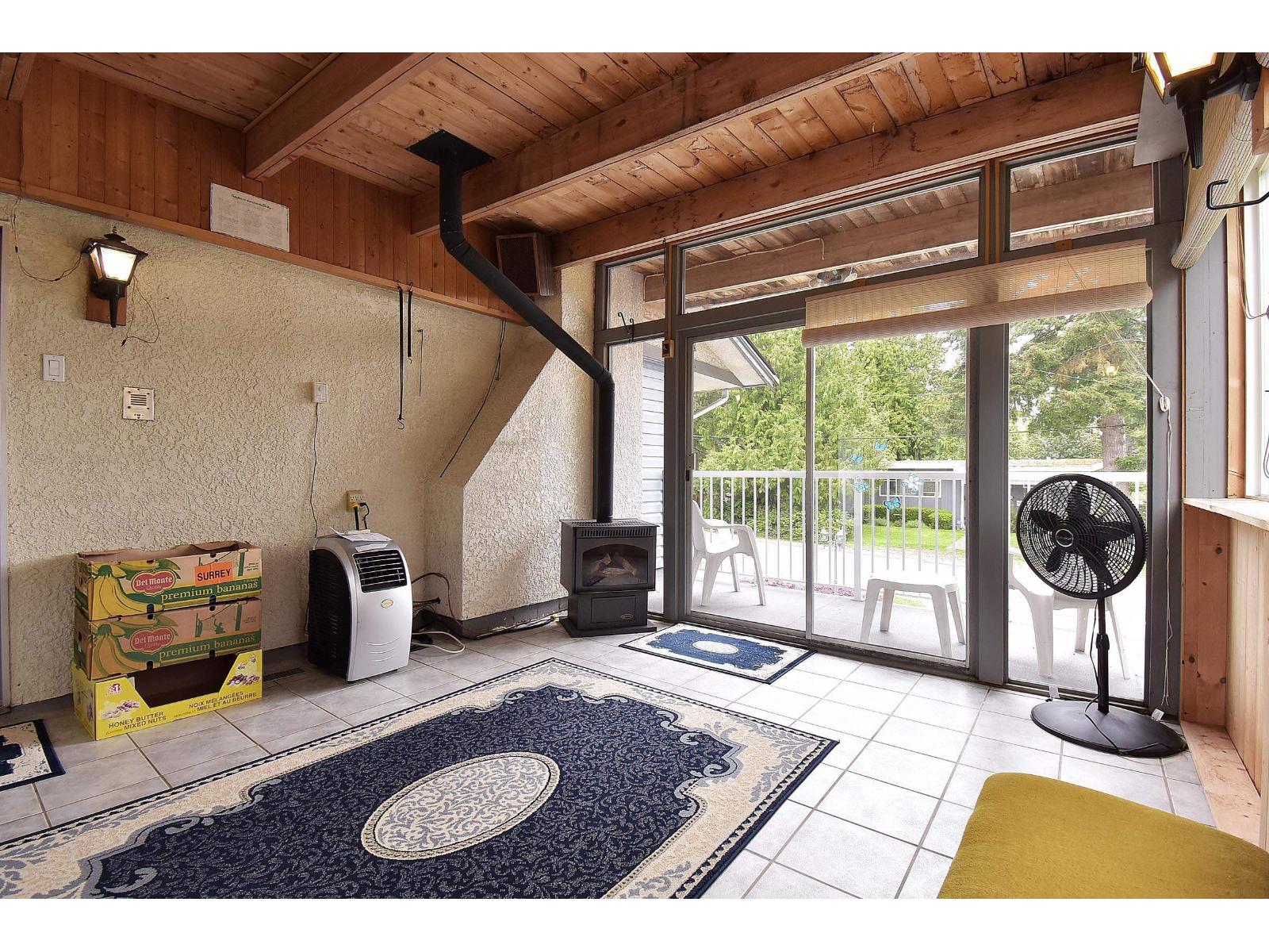 1589 LANCASTER STREET, White Rock