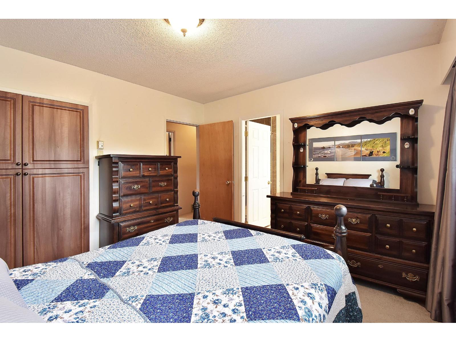 1589 LANCASTER STREET, White Rock