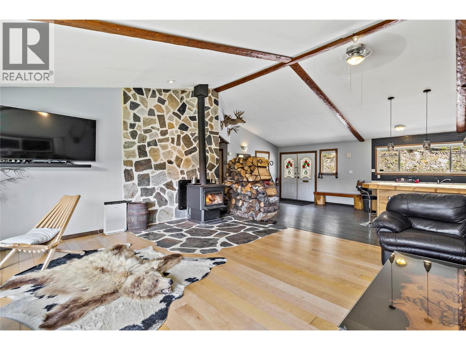 1446 Nittel Road, Seymour Arm