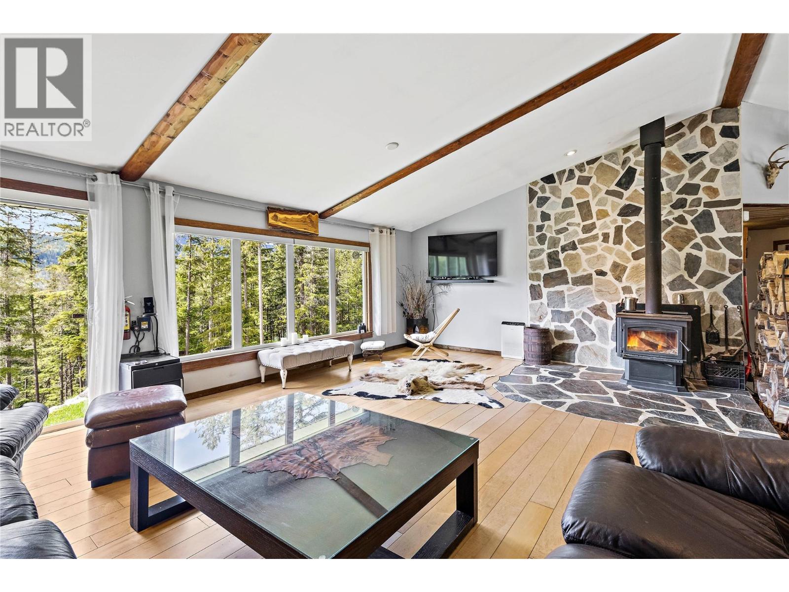 1446 Nittel Road, Seymour Arm