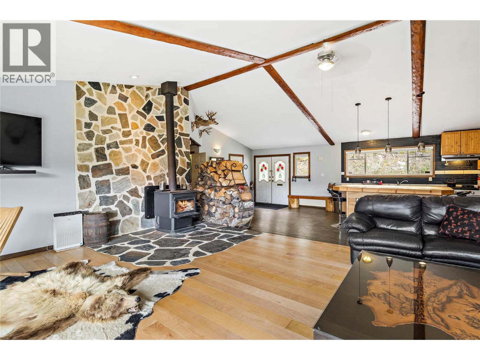 1446 Nittel Road, Seymour Arm