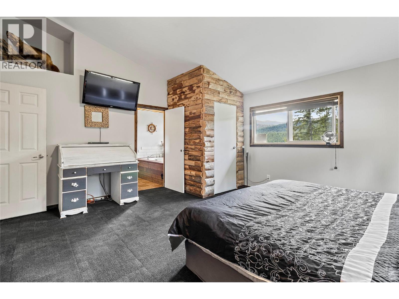 1446 Nittel Road, Seymour Arm