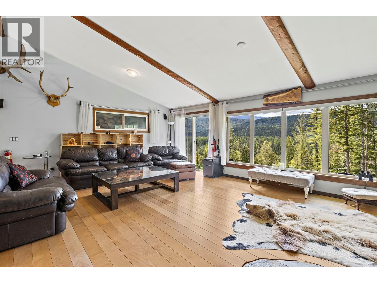 1446 Nittel Road, Seymour Arm