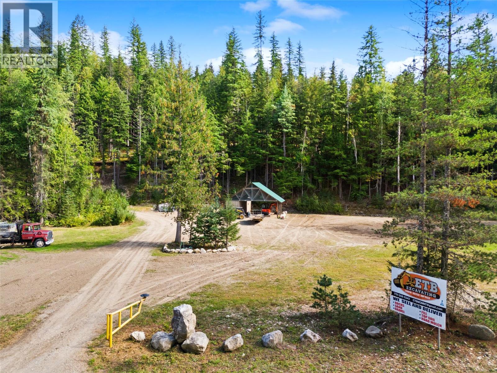 1446 Nittel Road, Seymour Arm