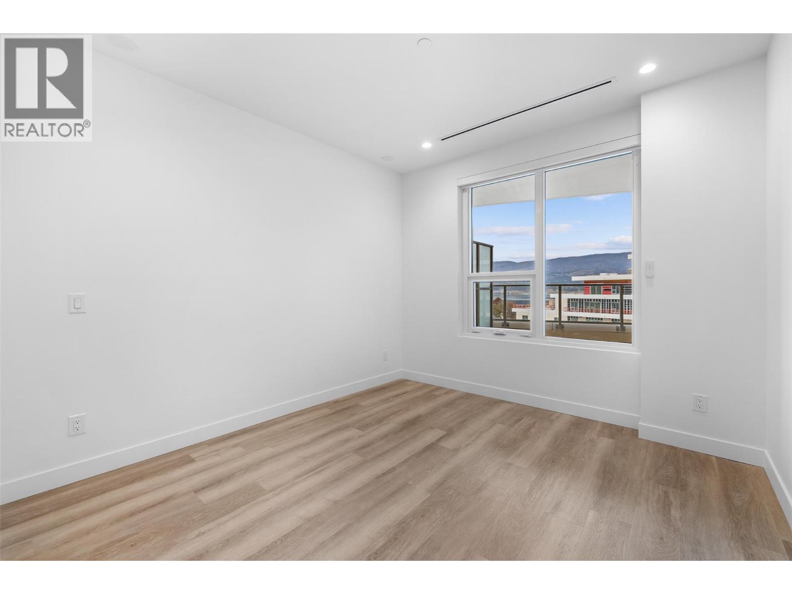 802 3340 Lakeshore Drive, Kelowna