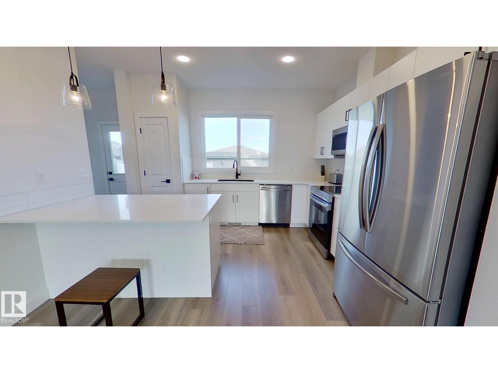 54 SIENNA BV, Fort Saskatchewan