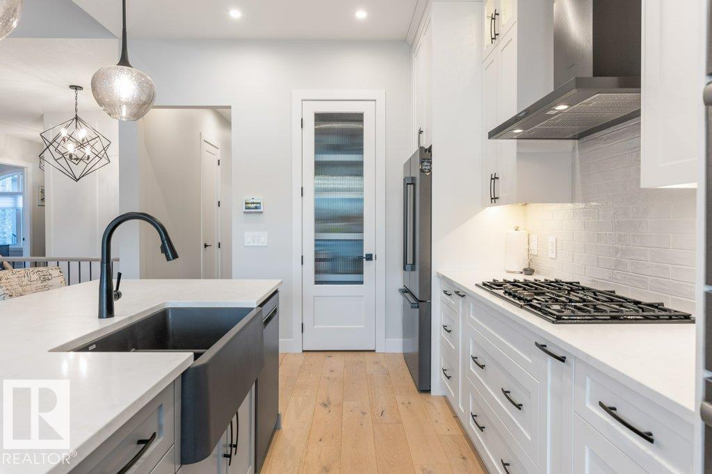 16 EASTON CL, St. Albert