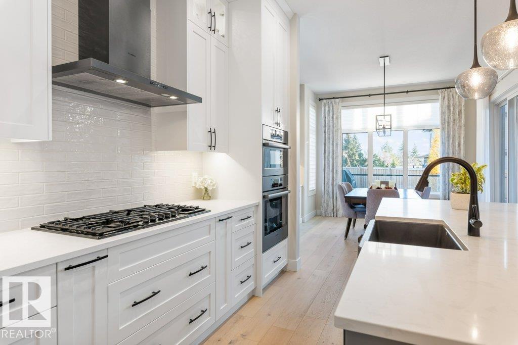 16 EASTON CL, St. Albert