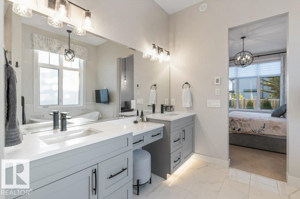 16 EASTON CL, St. Albert