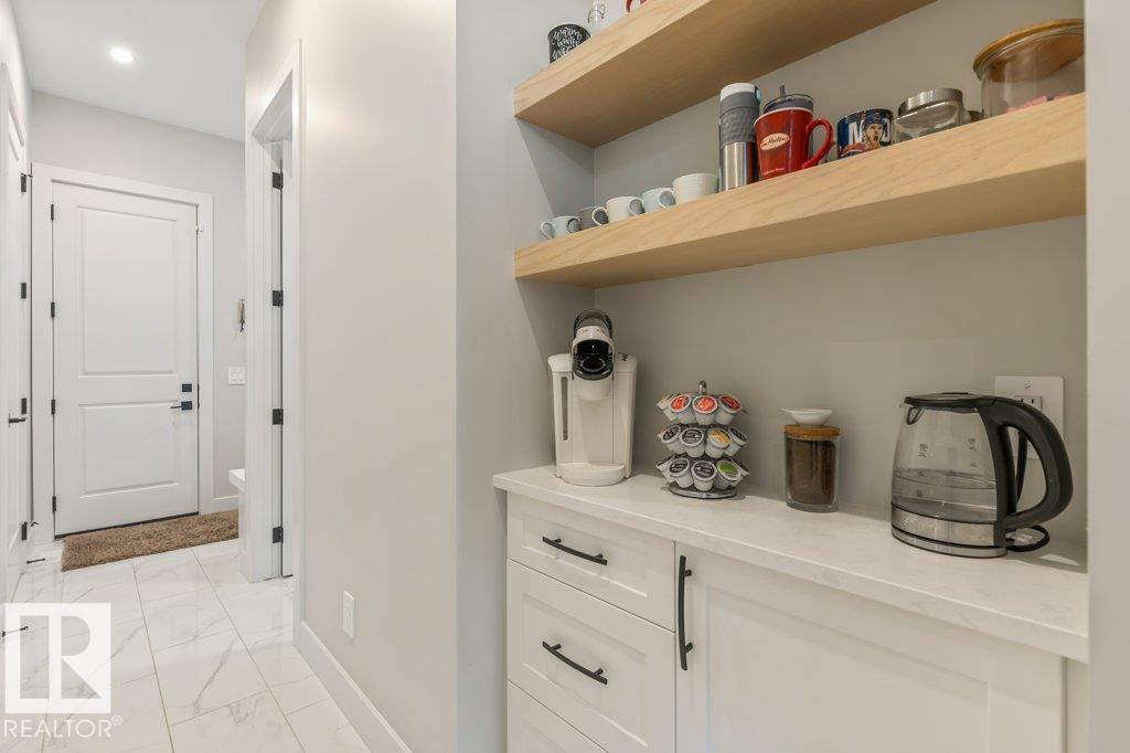 16 EASTON CL, St. Albert