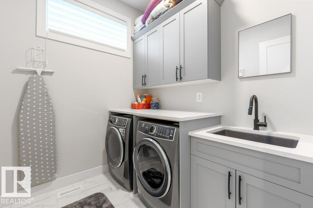 16 EASTON CL, St. Albert