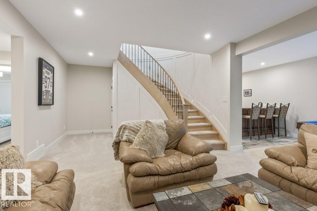 16 EASTON CL, St. Albert