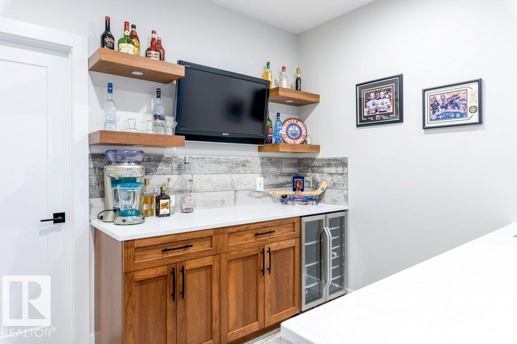 16 EASTON CL, St. Albert