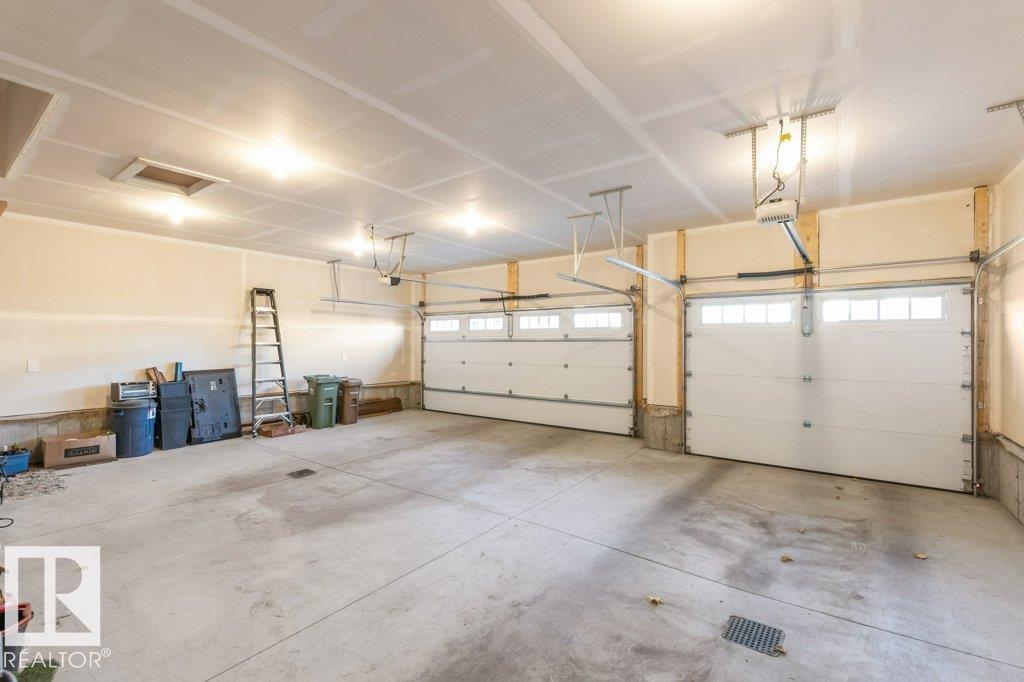 16 EASTON CL, St. Albert