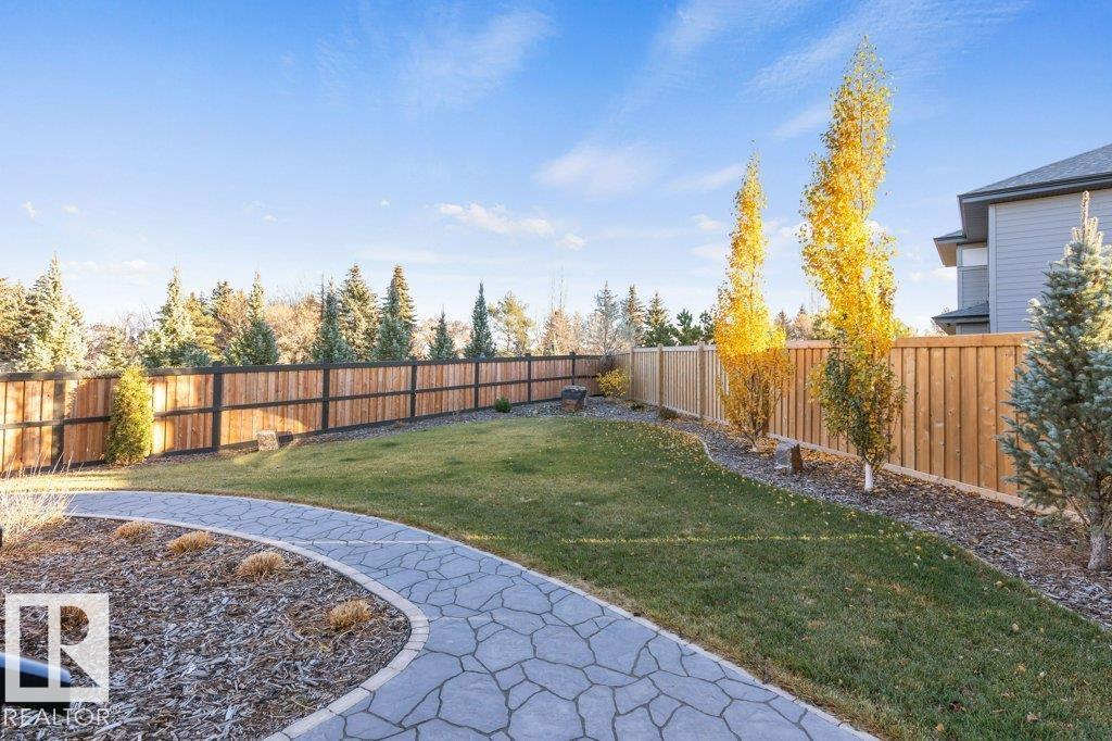 16 EASTON CL, St. Albert