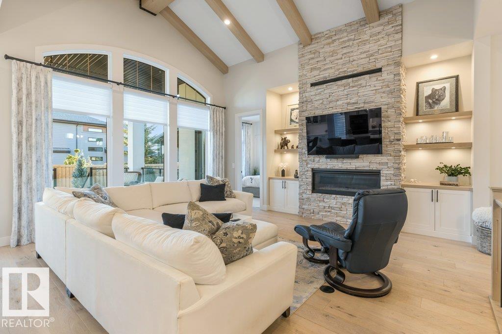 16 EASTON CL, St. Albert