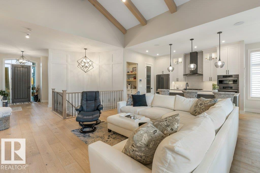 16 EASTON CL, St. Albert