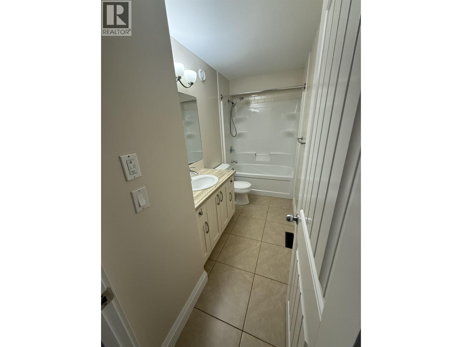 7933 87 AVENUE, Fort St. John