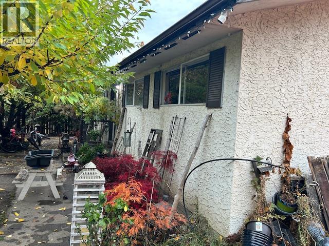 3597 Lakeshore Road - 2