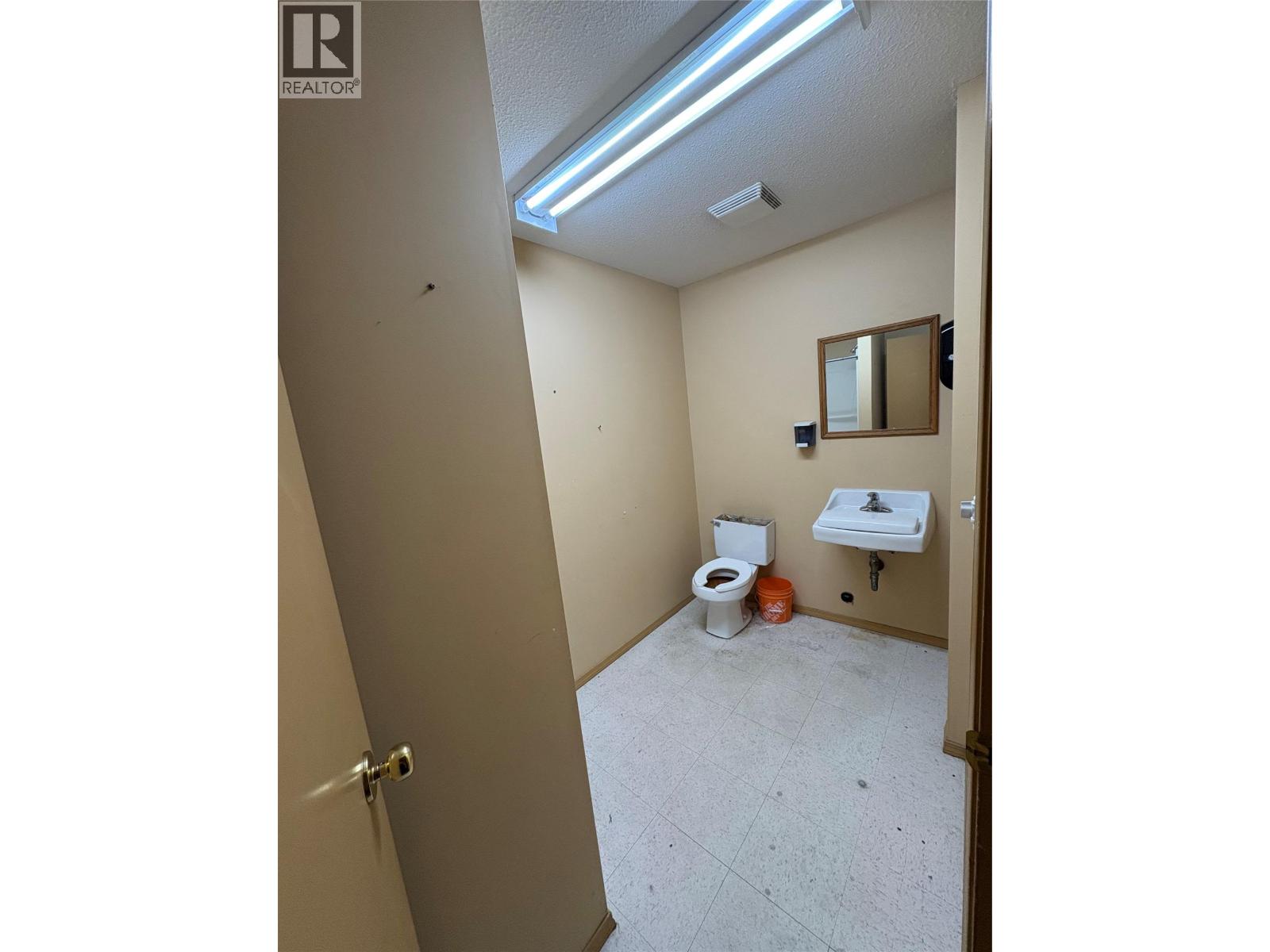  7851 Highway 97 Highway, Vernon